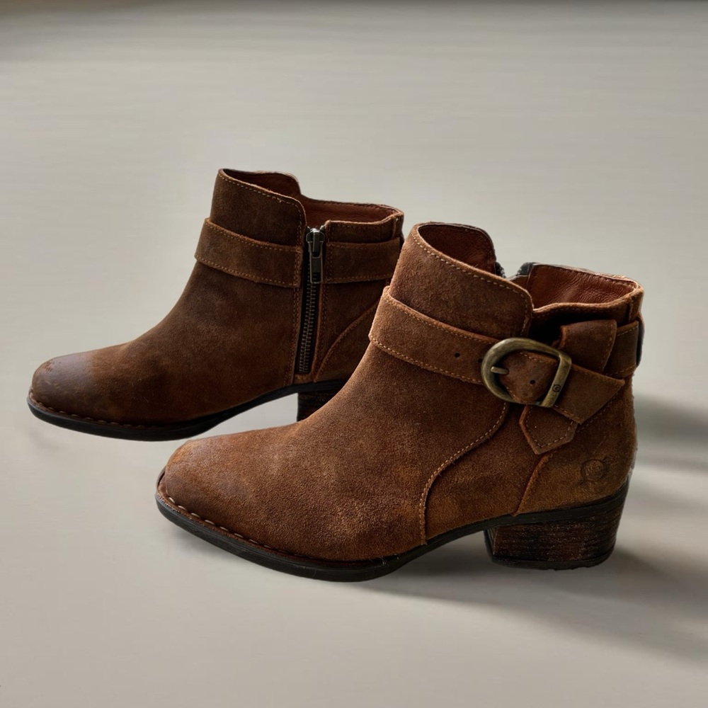 💙SALE💙BORN Distressed Suede Leather Ankle Boots Buckle / Zip EU 36.5 US 6